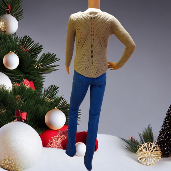 GUILTY Women's Tan Wool Knit Cropped Sweater - Picture 6 of 16